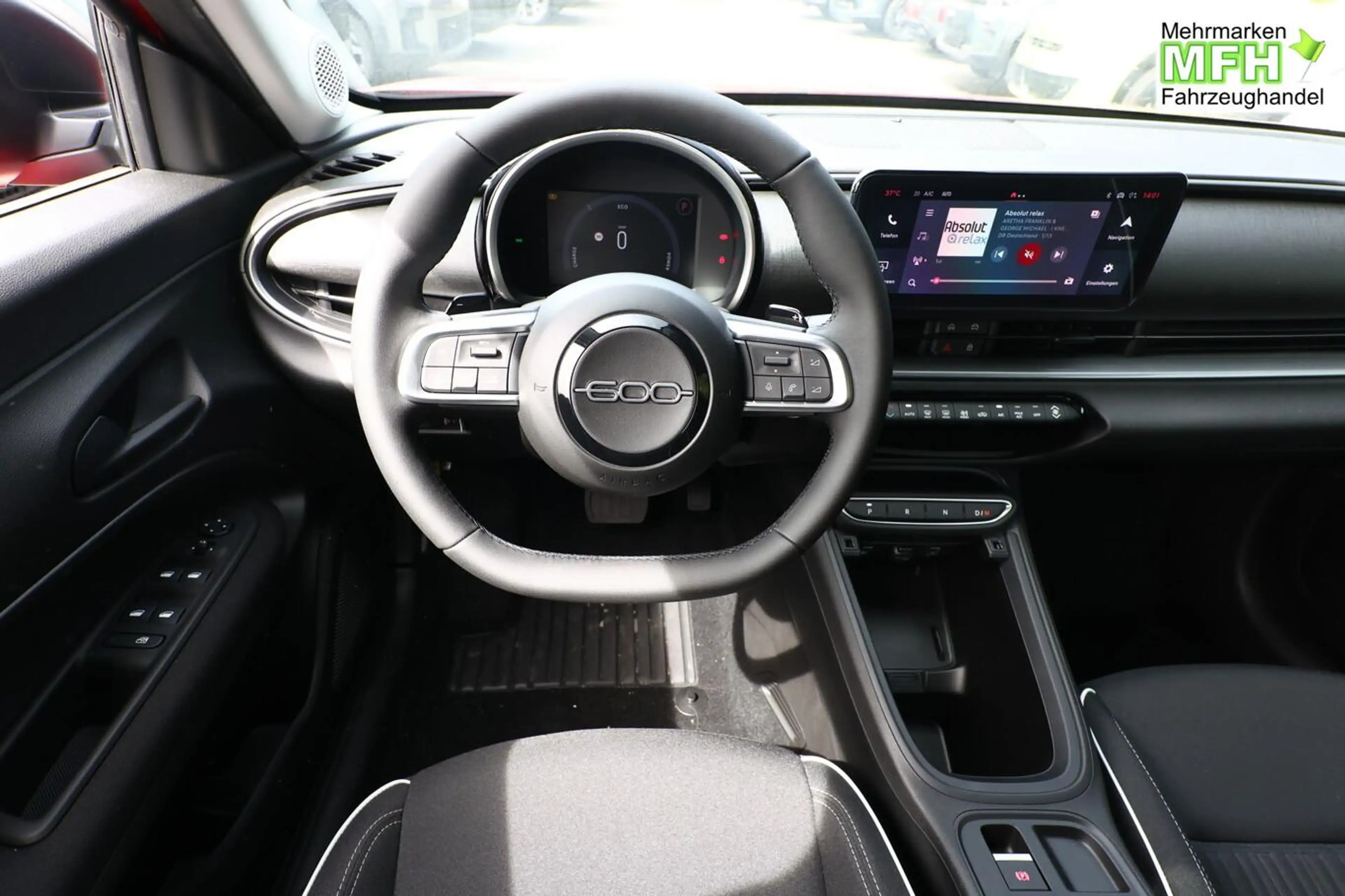Fiat 600 Icon Hybrid SHZ Keyl Nav Kam 2xPDC LED DigC Car... — photo 6