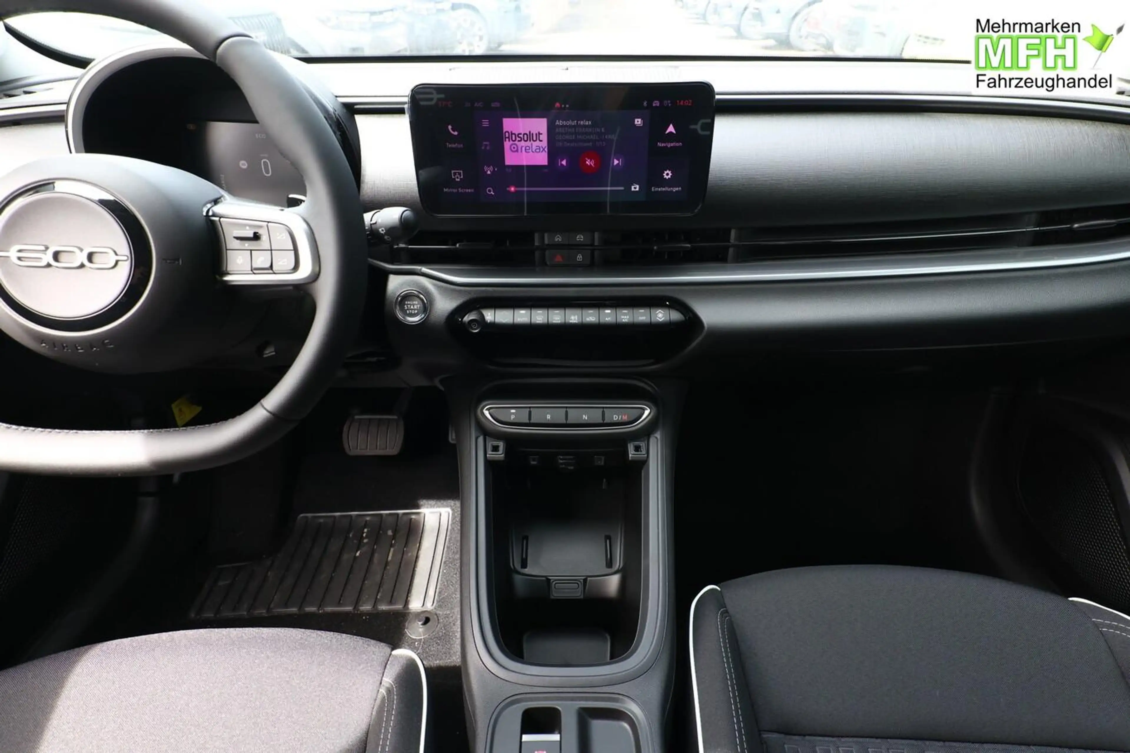 Fiat 600 Icon Hybrid SHZ Keyl Nav Kam 2xPDC LED DigC Car... — photo 7