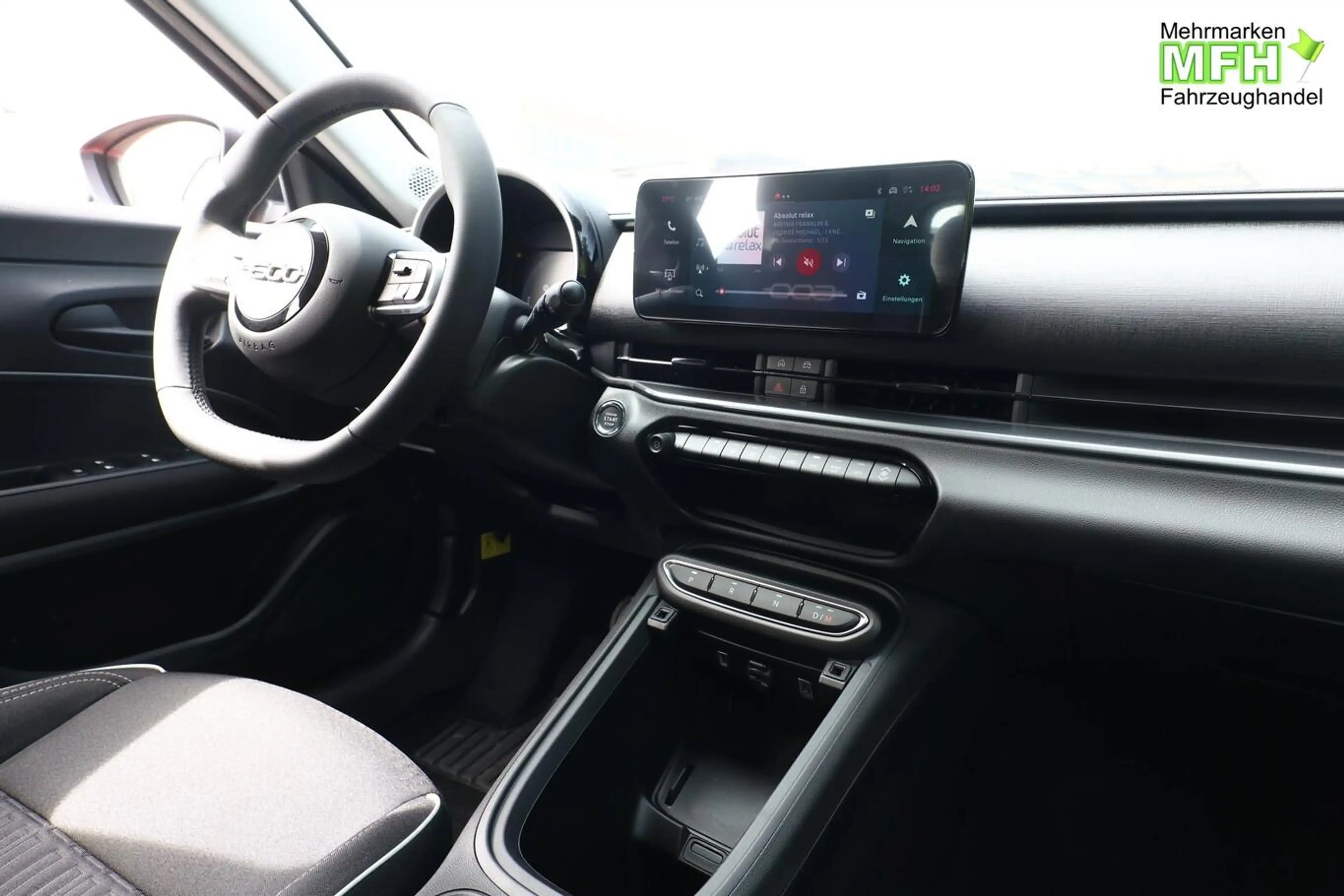 Fiat 600 Icon Hybrid SHZ Keyl Nav Kam 2xPDC LED DigC Car... — photo 8