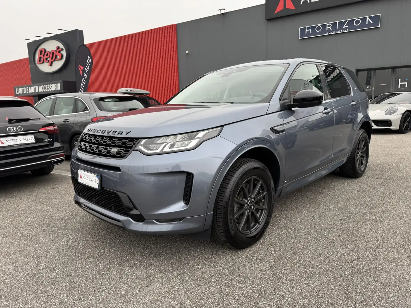 Land Rover Discovery Sport 2.0d i4 mhev R-Dynamic awd 150cv 7p.ti auto Grijs - 1