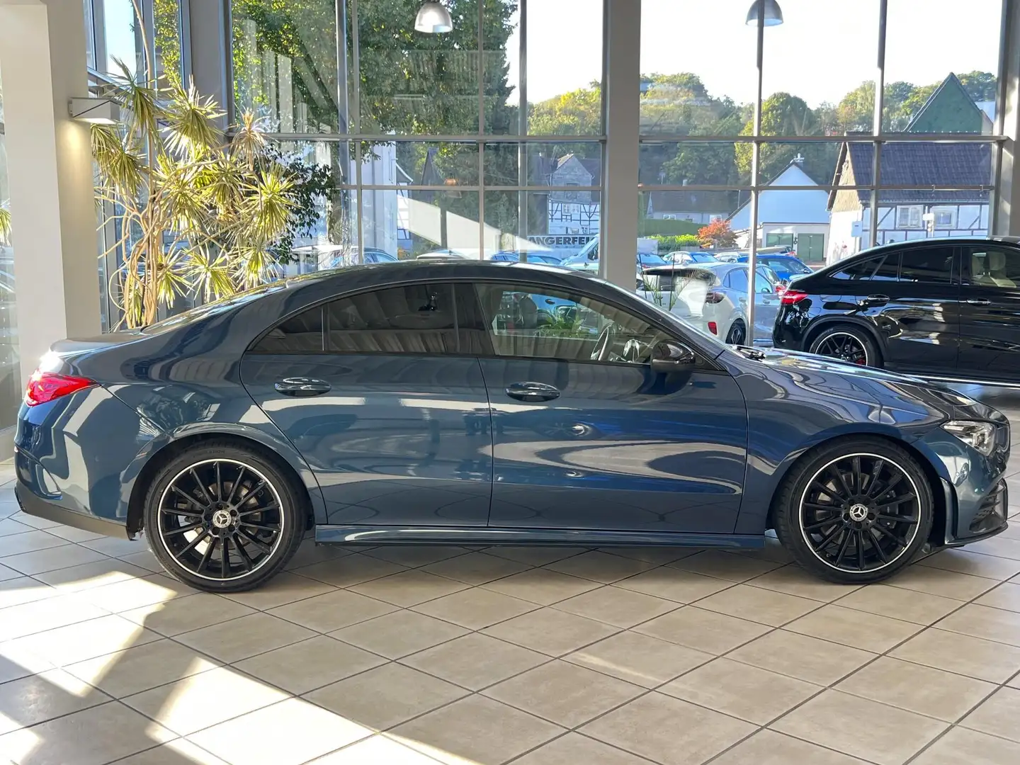 Mercedes-Benz CLA 200 CLA 200 AMG Line Multibeam|Burmester|Kamera|SHZ Blau - 2