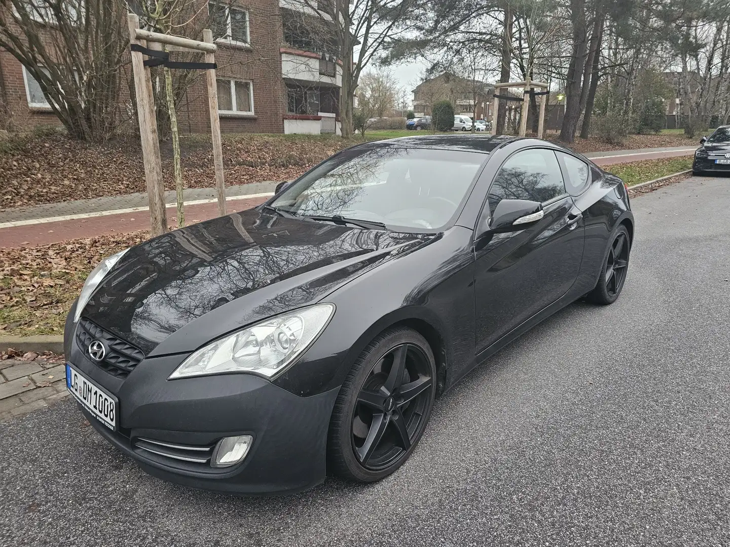 Hyundai Genesis Coupe Basis Schwarz - 2