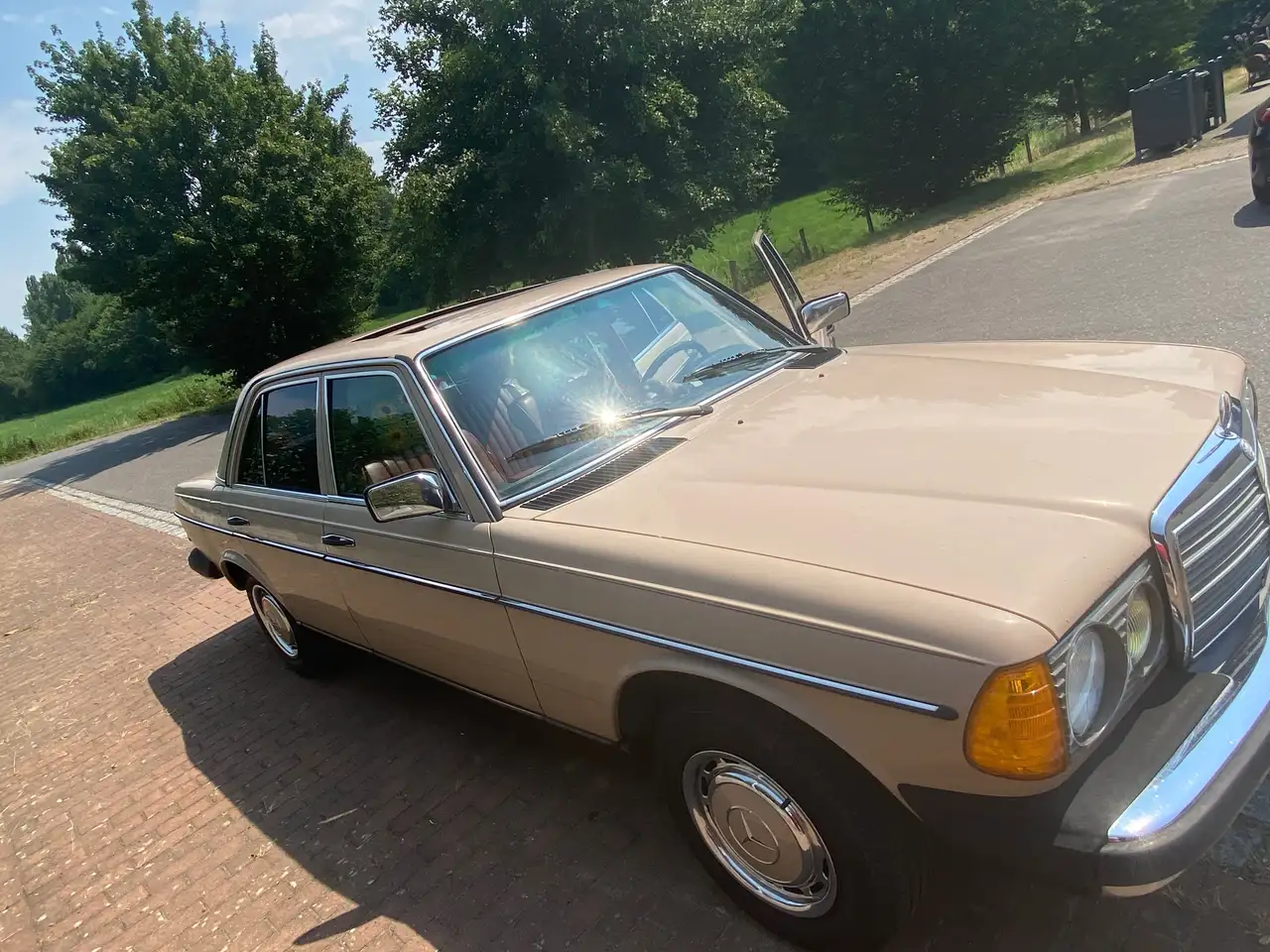 Mercedes-Benz 300 Turbo Diesel (aus den USA), foto 4