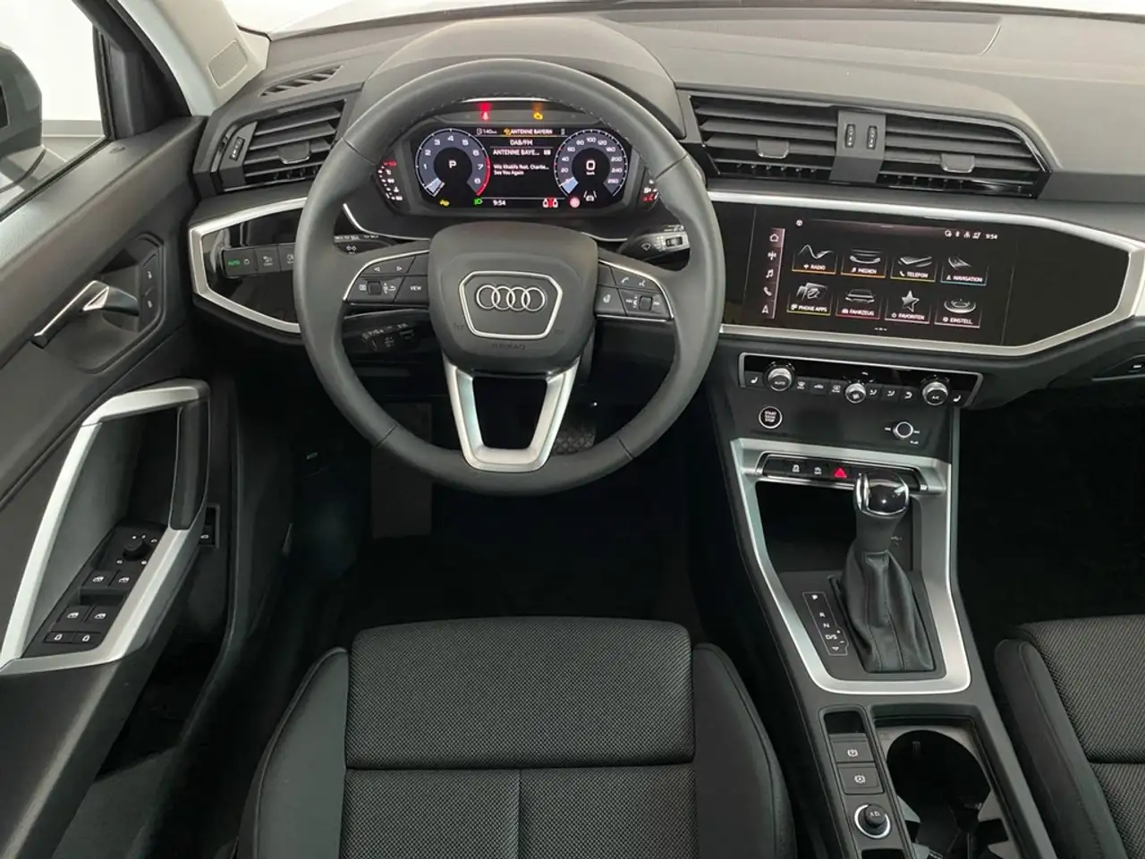 Audi Q3 advanced 35 TFSI ACC+PDC+RFK+CARPLAY+DAB+LED+ 9