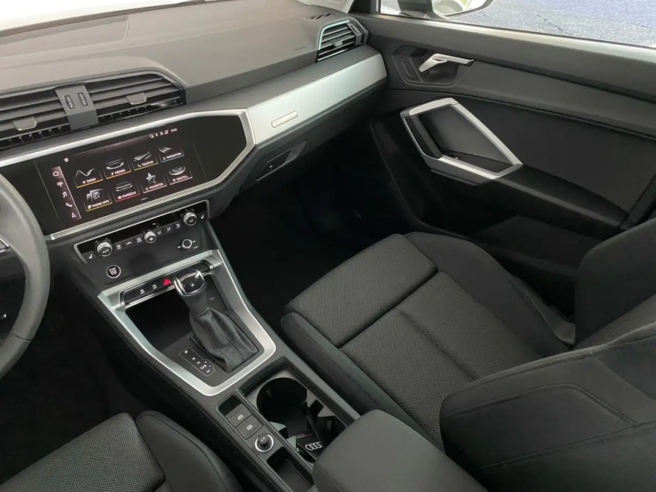 Audi Q3 advanced 35 TFSI ACC+PDC+RFK+CARPLAY+DAB+LED+ 8