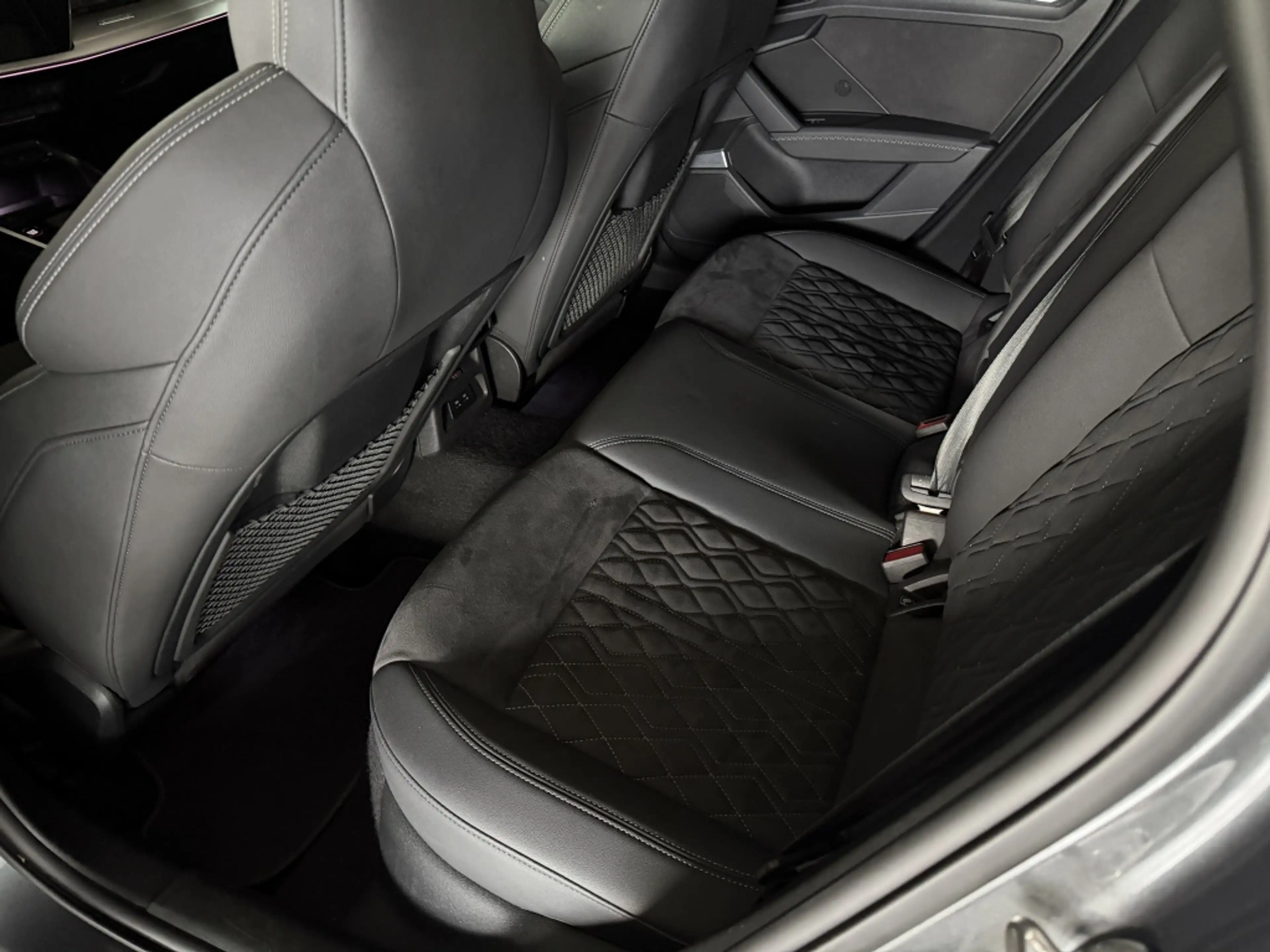 Audi S3 Sportback 2.0 TFSI Quattro Edition One — photo 8