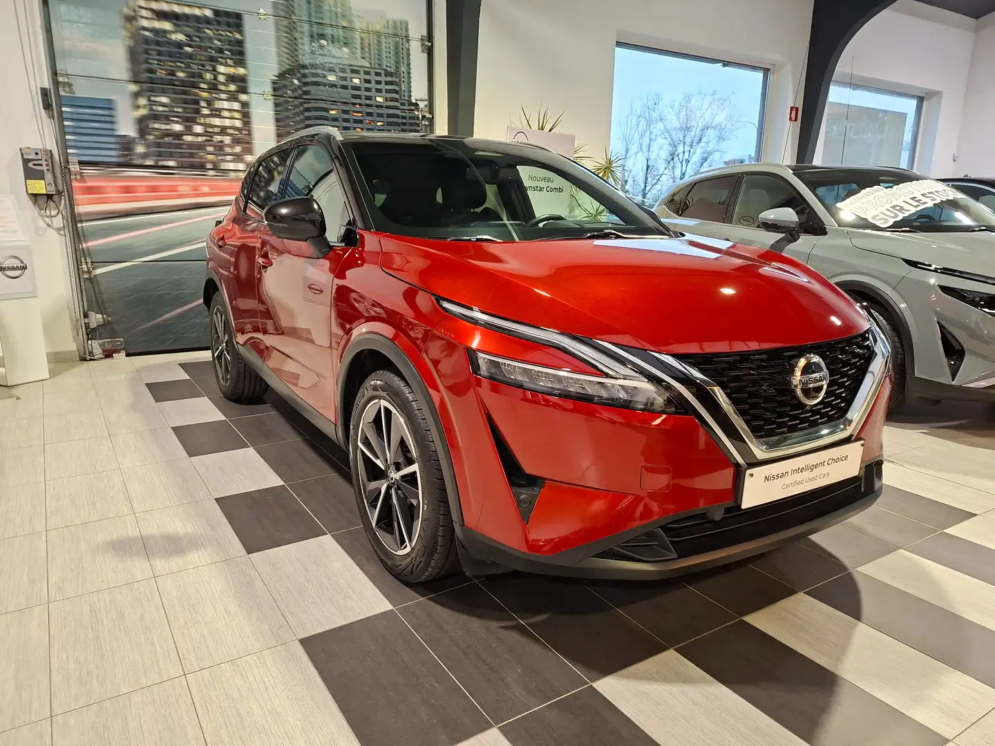 Nissan Qashqai Qashqai 1.3 DIG-T MHEV Tekna Rood - 2