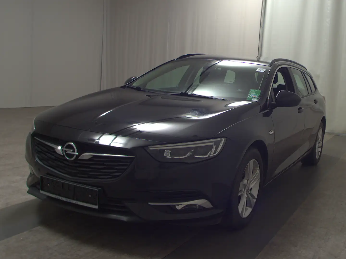 Opel Insignia B Sports Tourer 2.0 CDTI Business Edition Zwart - 2