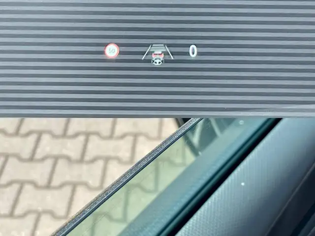 Opel Astra view 10