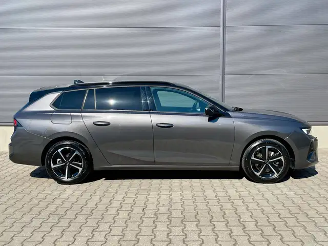 Opel Astra view 8