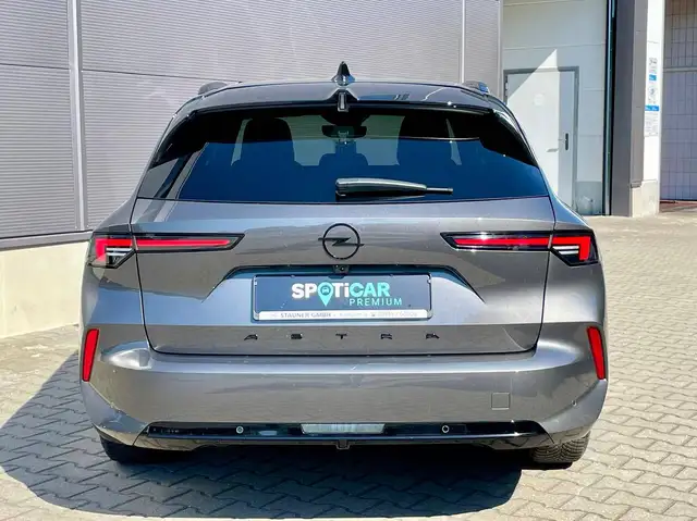 Opel Astra view 6