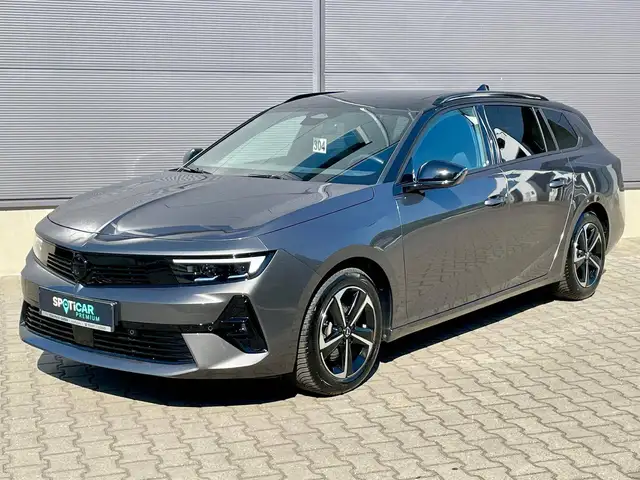 Opel Astra view 2