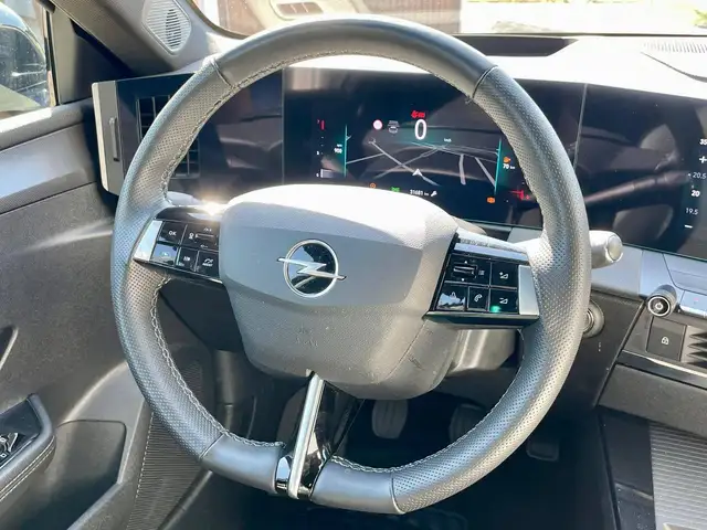 Opel Astra view 12