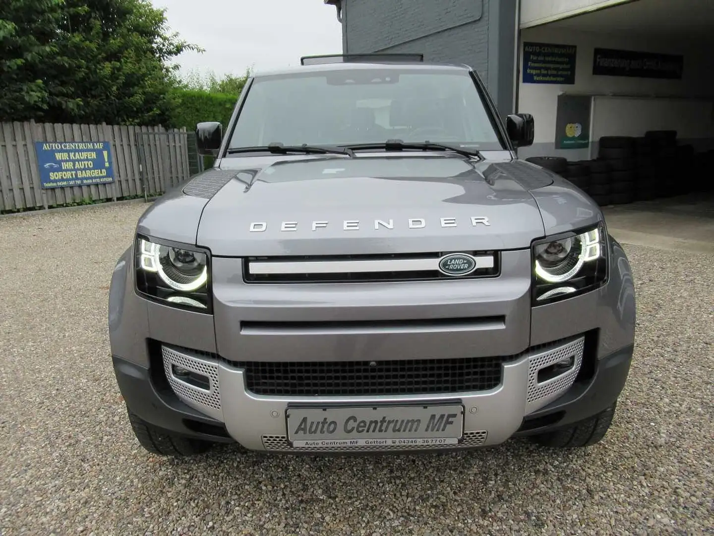 Land Rover Defender 90 D300 S Grau - 2