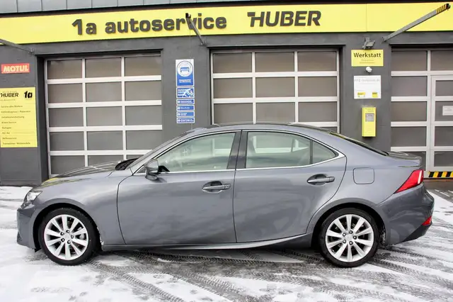 Lexus IS 250 2.5 V6 Executive Line 1. Hand TÜV neu