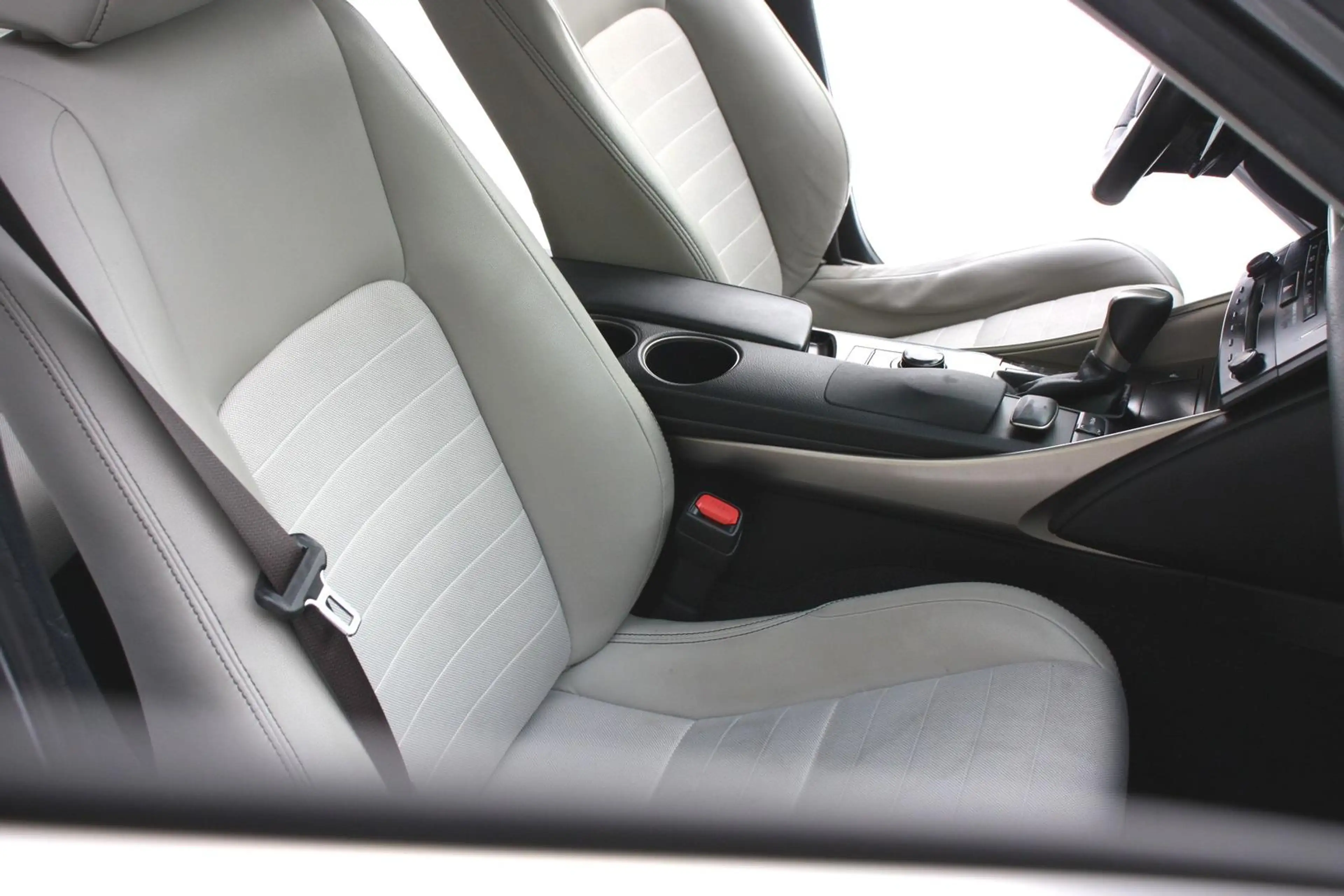 Lexus IS 250 2.5 V6 Executive Line 1. Hand TÜV neu — photo 14