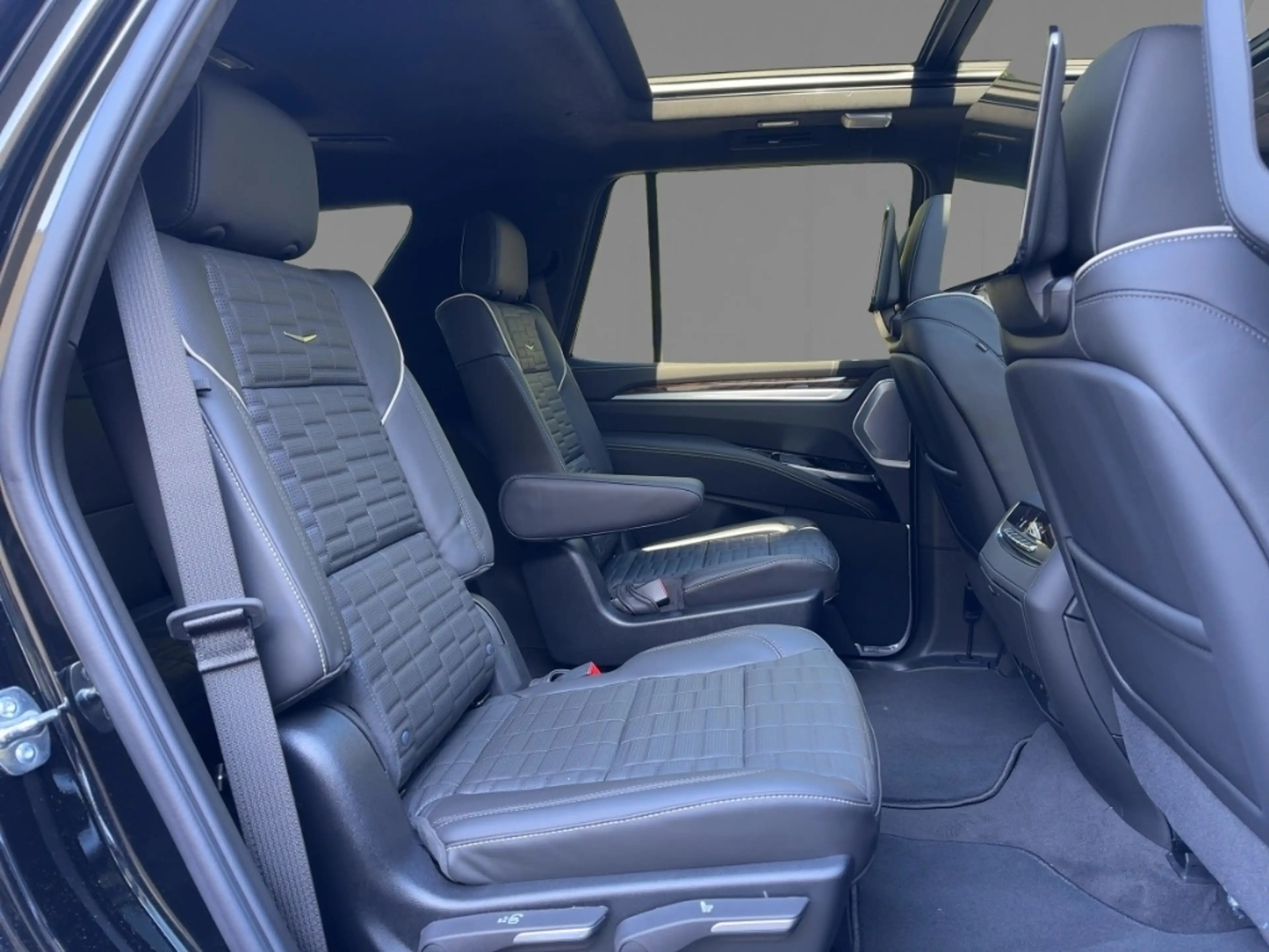 Cadillac Escalade 2025 Sport Platinum 4WD 6.2L V8 48 Monate Garantie — photo 14