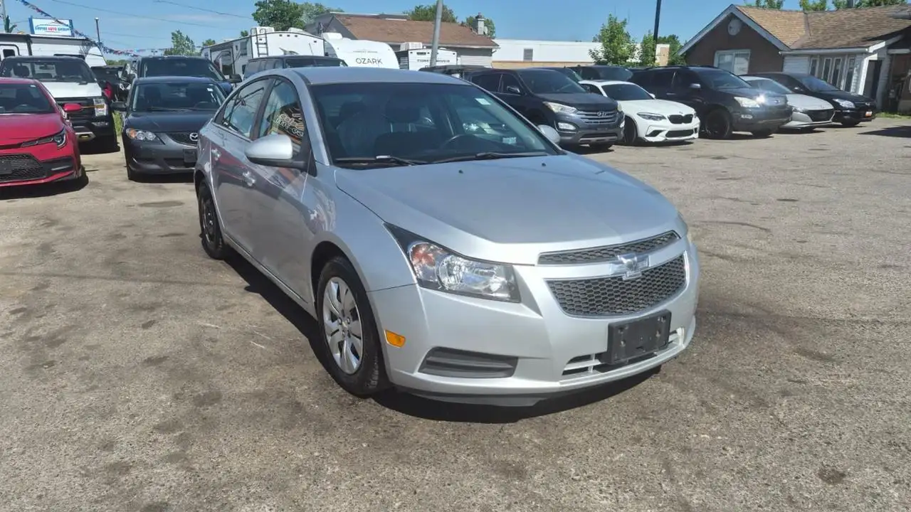 Chevrolet Cruze photo Chevrolet Cruze