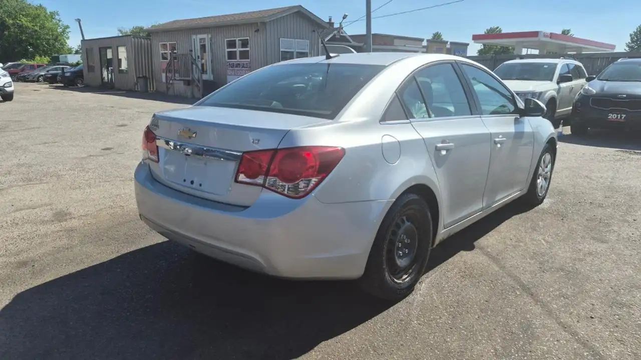 Chevrolet Cruze photo Chevrolet Cruze