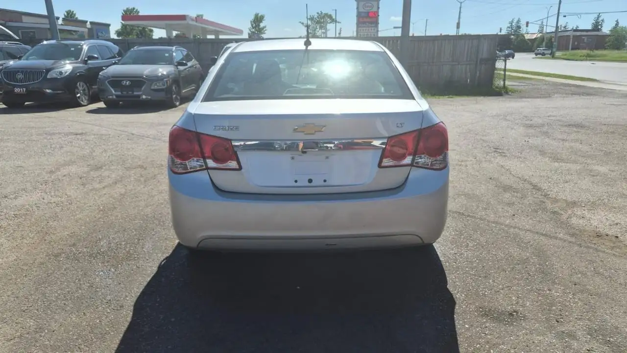 Chevrolet Cruze photo Chevrolet Cruze