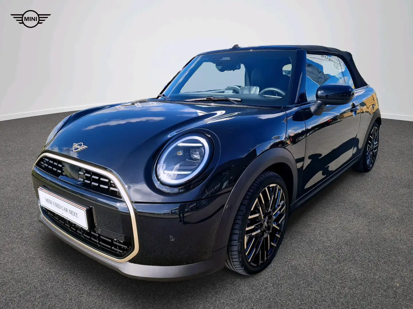 MINI Cooper C Cabrio Favoured Trim Noir - 1
