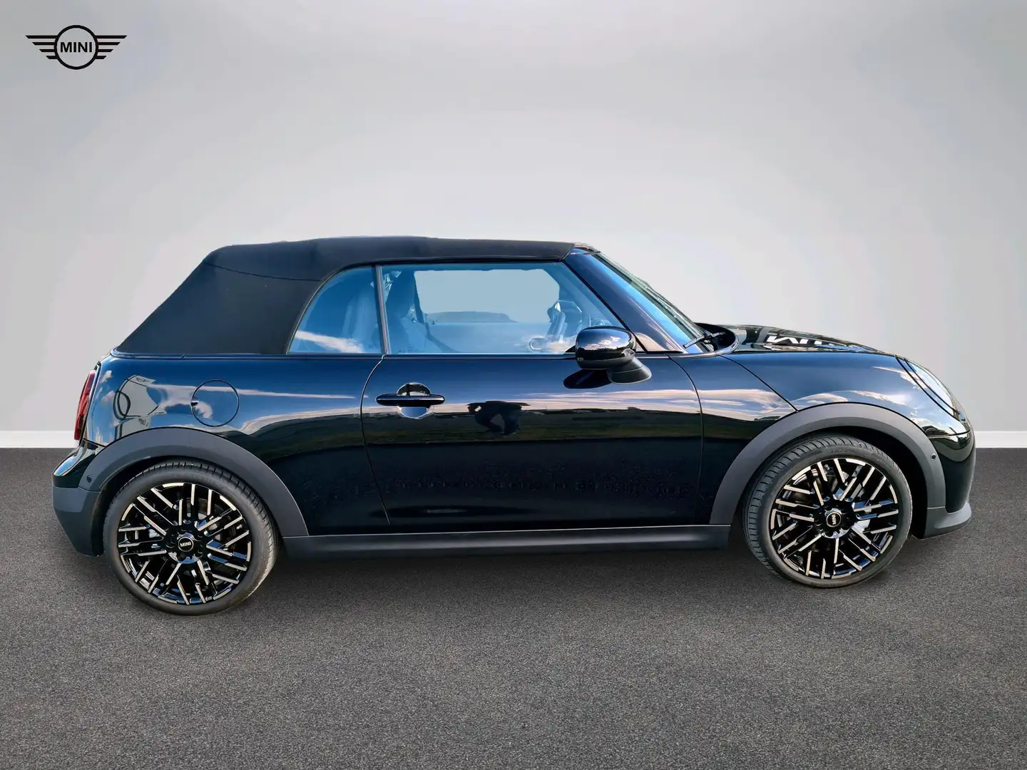 MINI Cooper C Cabrio Favoured Trim Noir - 2