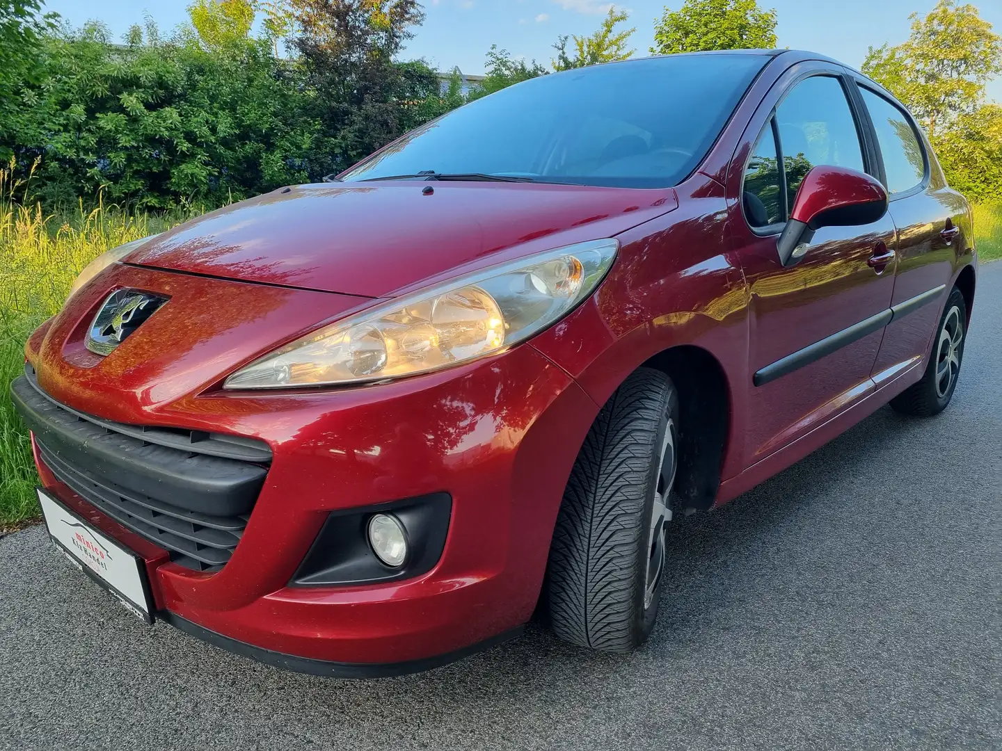 Peugeot 207 207 Trendy 1,4 HDi 70 FAP Trendy Rot - 1