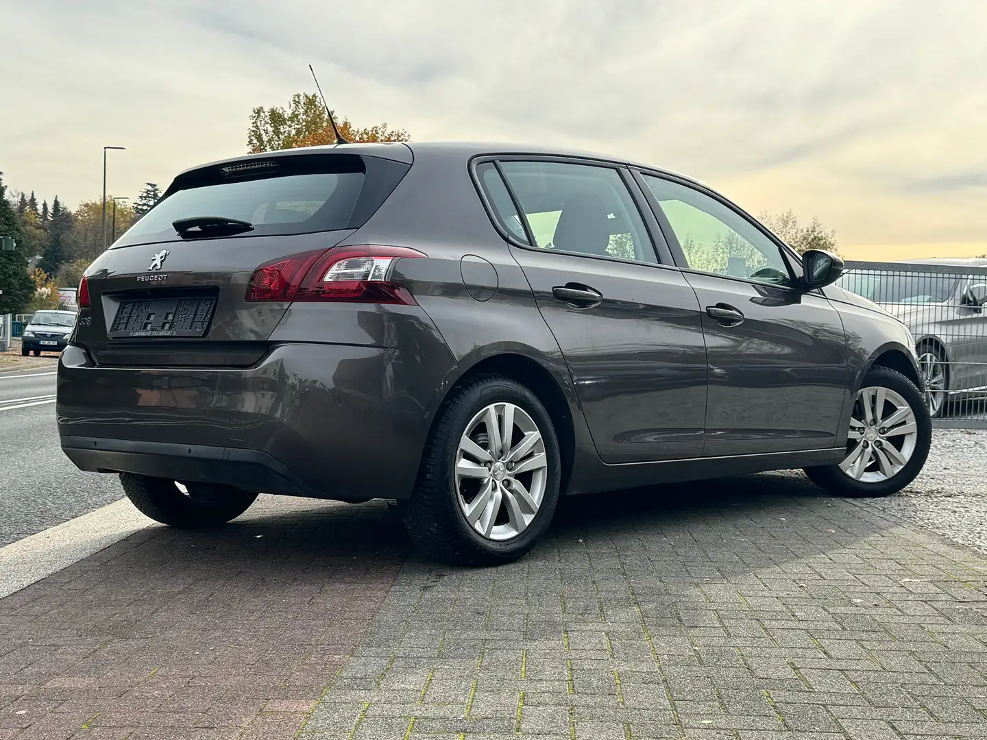 Peugeot 308 Active Navi Rkam PDC Automatik Zahnriemen erneuert Gris - 2