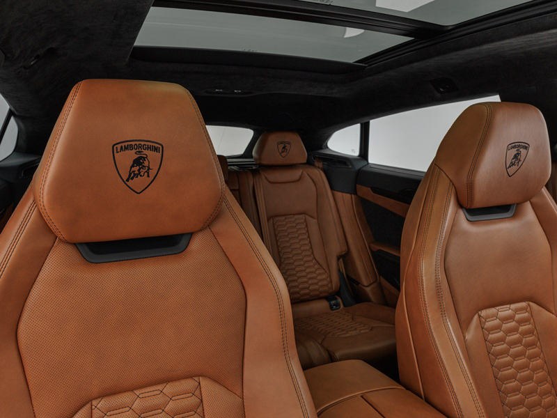 Lamborghini Urus — photo 12