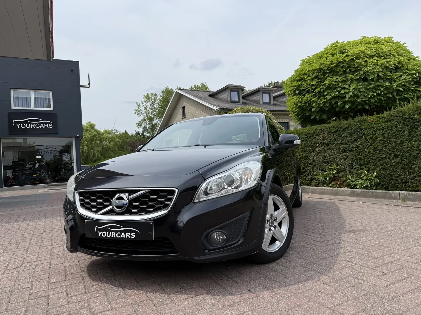 Volvo C30 2.0 D Momentum * AUTOMAAAT Noir - 1