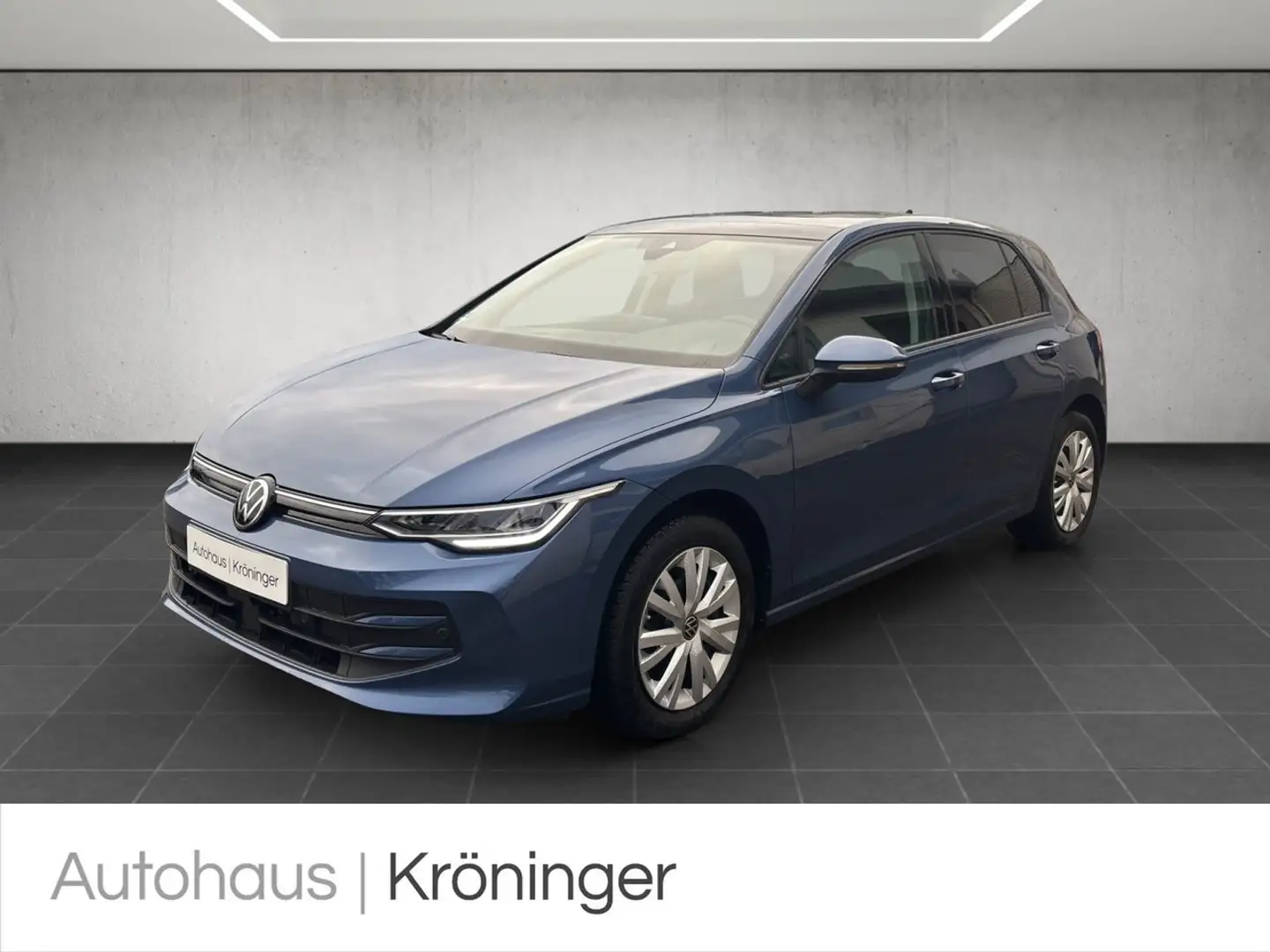 Volkswagen Golf VIII Life 1.5 TSI ACC Pano LED EPH+ Blau - 1