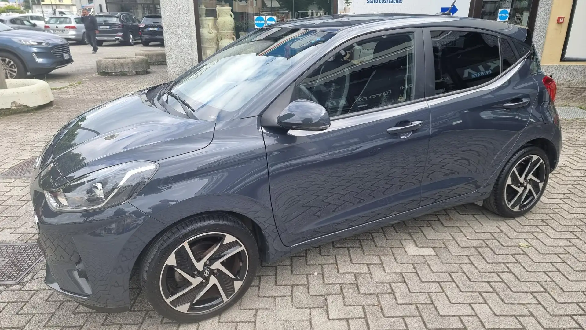 Hyundai i10 1.0 mpi Prime Gris - 2