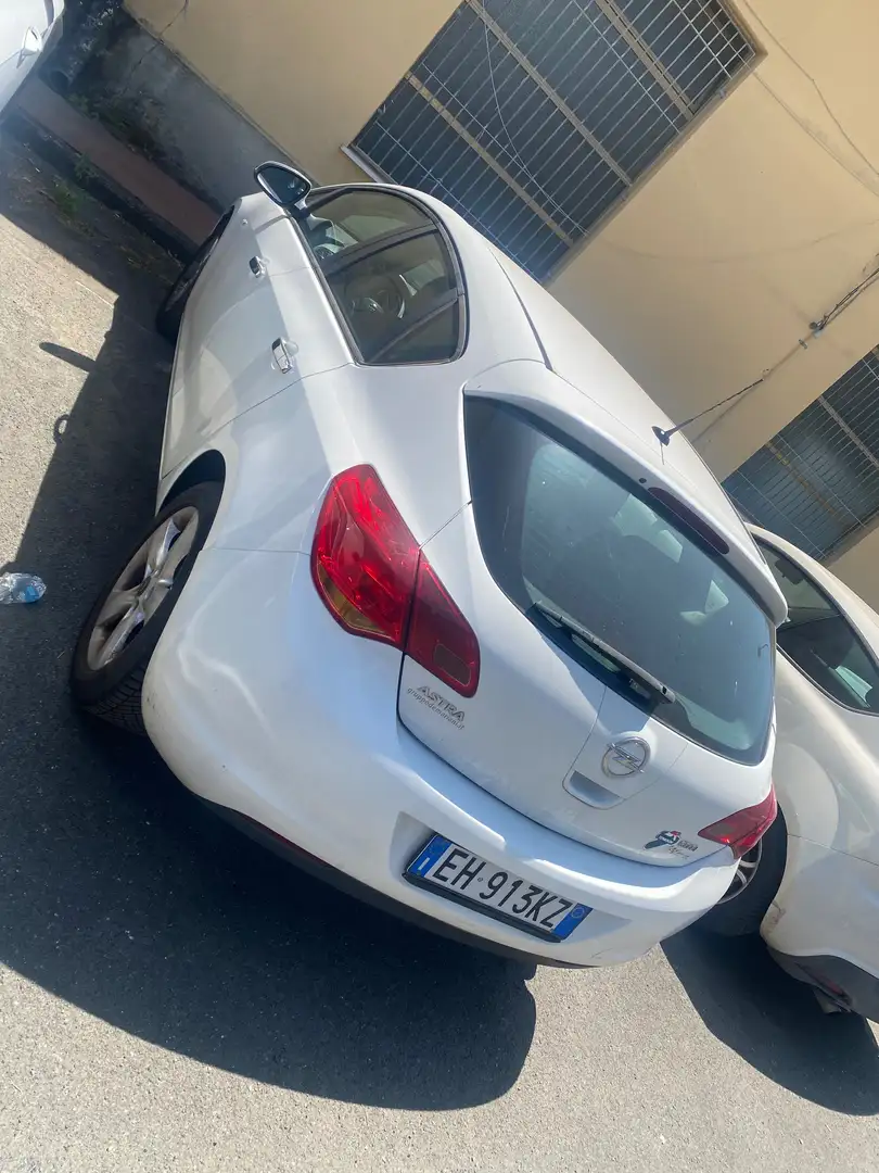 Opel Astra Astra IV 2010 5p 1.7 cdti Elective 110cv Bianco - 1