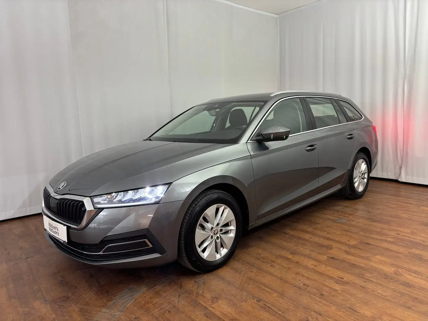 Skoda Octavia Business TDI Grau - 2