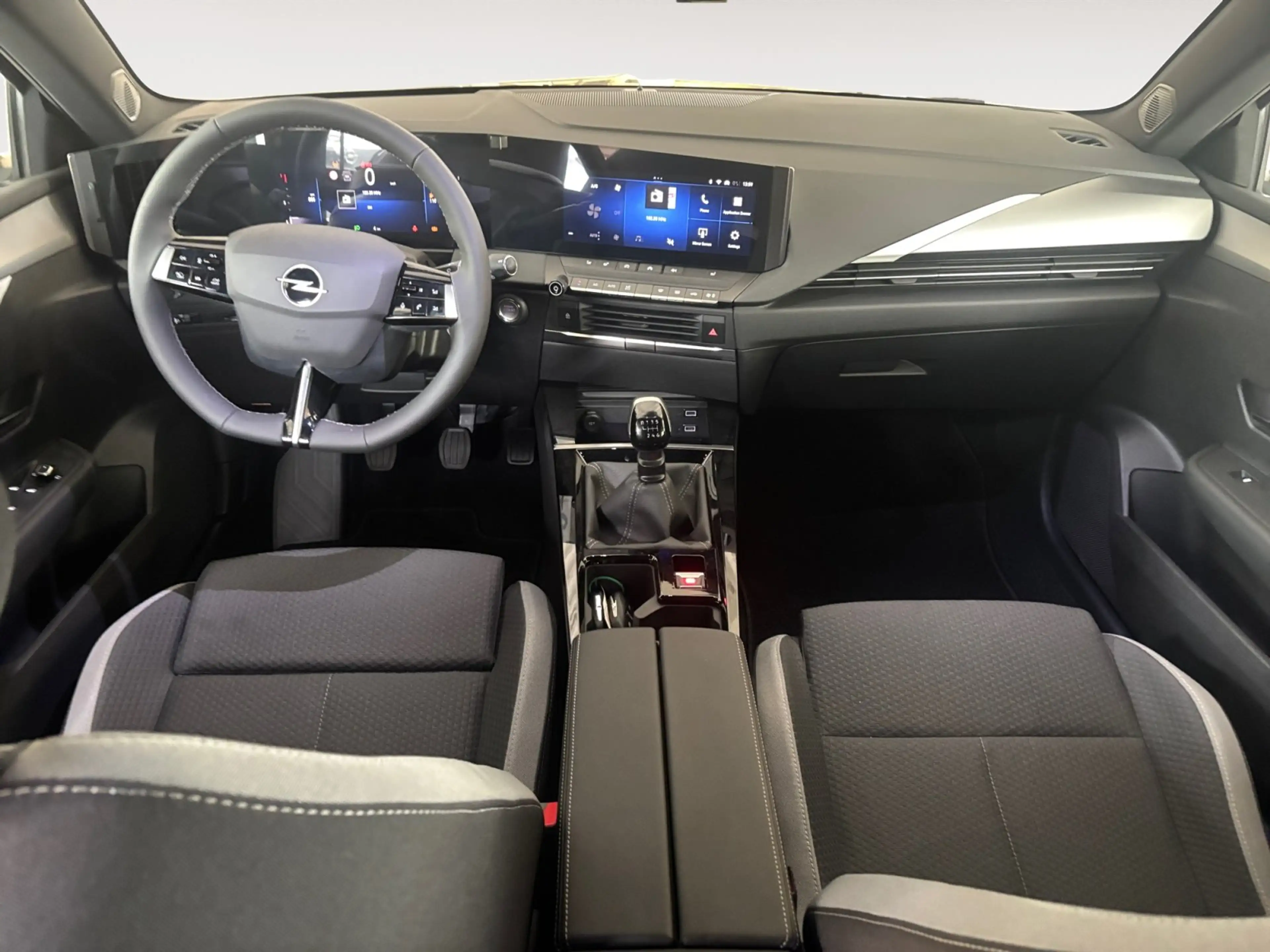 Opel Astra L Sports Tourer 1.2 Turbo Edition KlimaA — photo 11