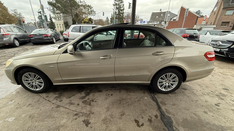 Mercedes-Benz E 220 CDI*Automatik*Pano*Xenon*Klima*Pdc* Klima — photo 2