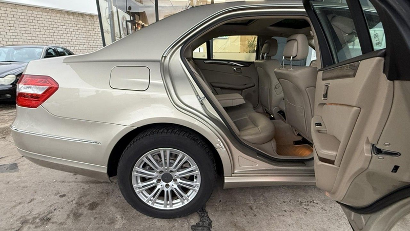 Mercedes-Benz E 220 CDI*Automatik*Pano*Xenon*Klima*Pdc* Klima — photo 13