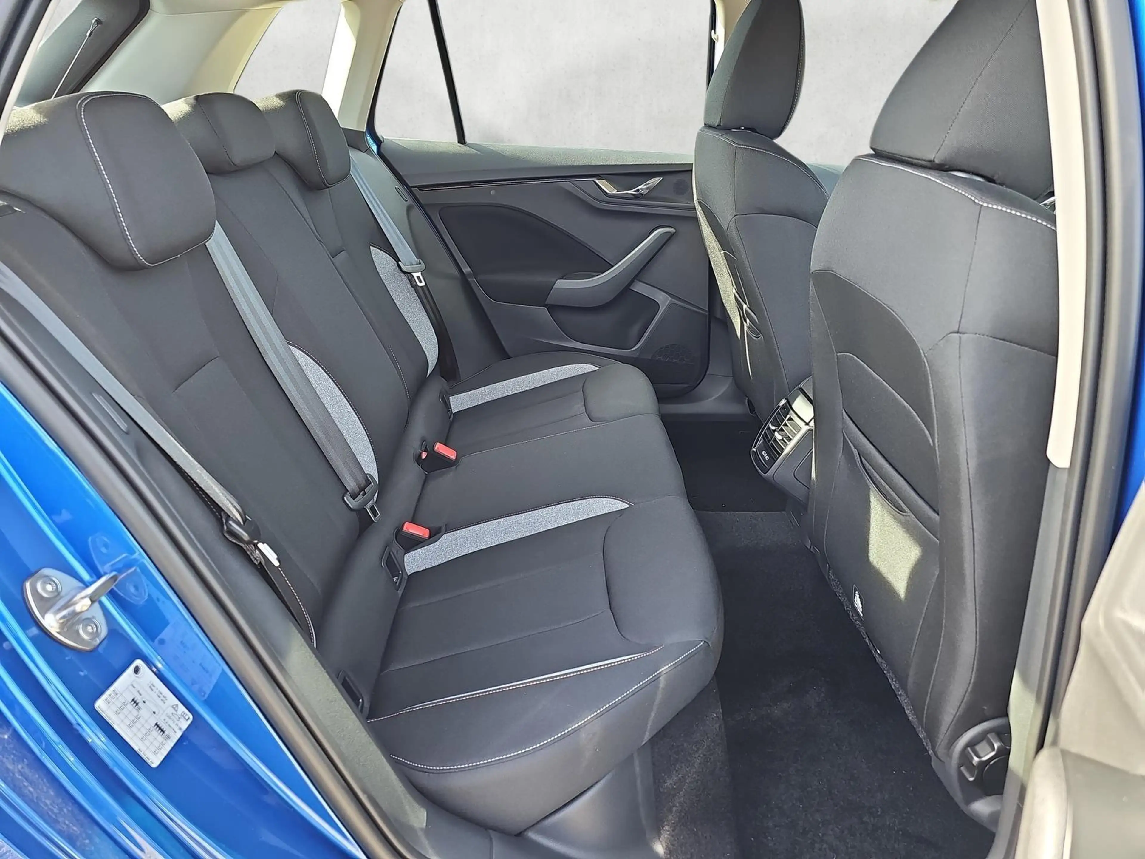 Skoda Kamiq Selection 1.5 TSI DSG / Rückfahrkamera 110 kW (... — photo 13