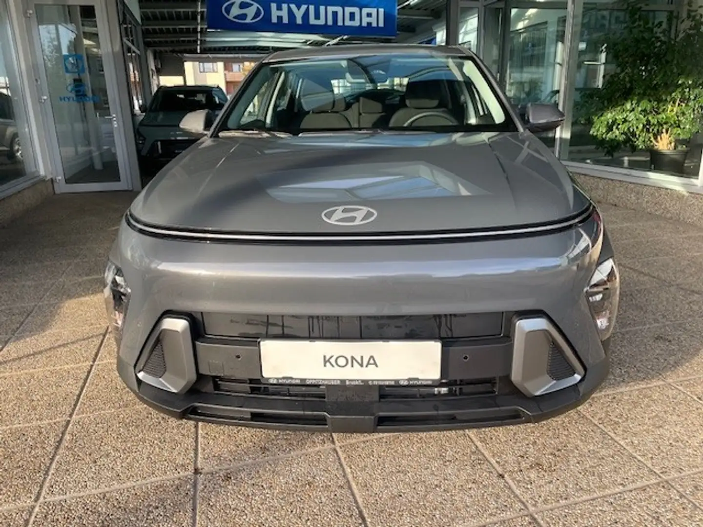 Hyundai KONA Kona 1,0 T-GDi 2WD Smart Line Grau - 2