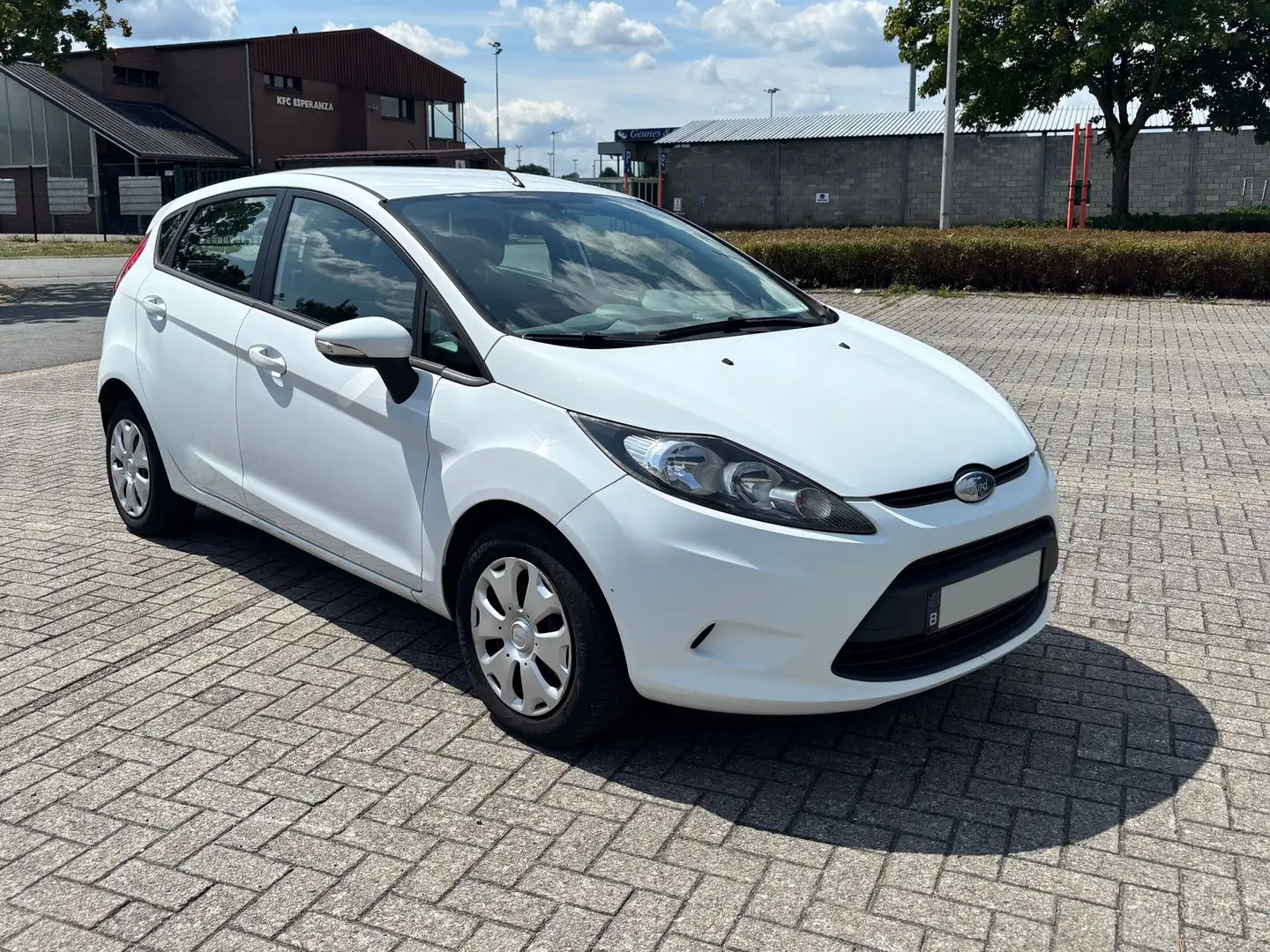 Ford Fiesta Wit - 1