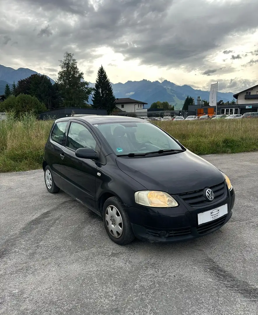 Volkswagen Fox Basis Schwarz - 1