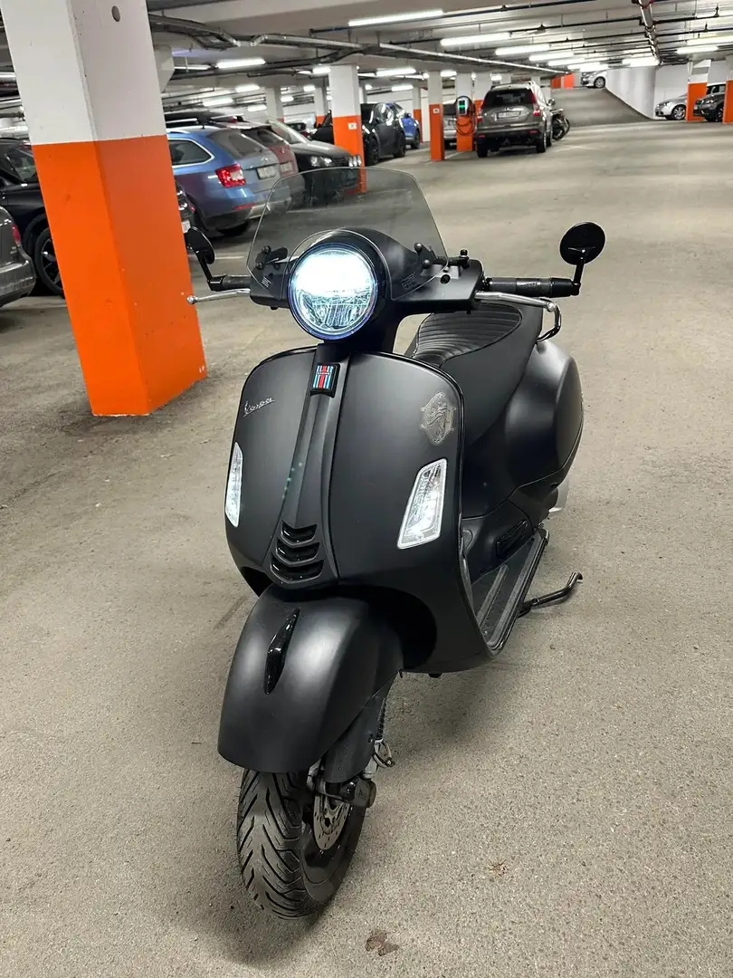 Vespa GTS 300 Notte Czarny - 1