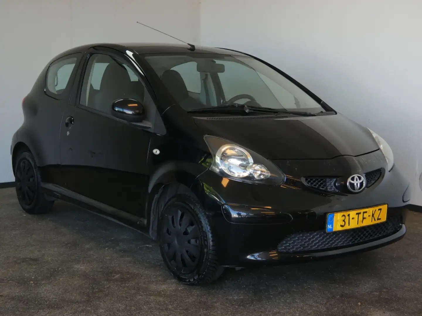 Toyota Aygo 1.0-12V Zwart - 2
