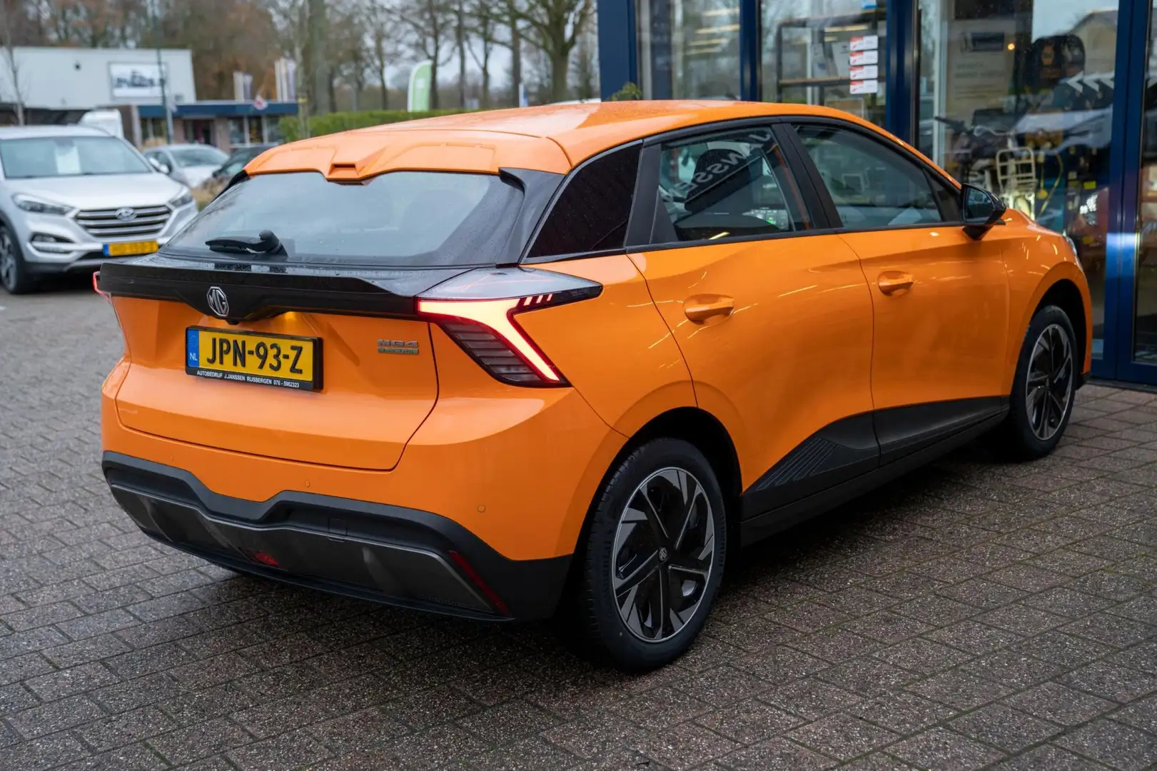 MG MG4 ELECTRIC Standard 51 kWh|Prijs rijklaar incl 12 mn Oranje - 2