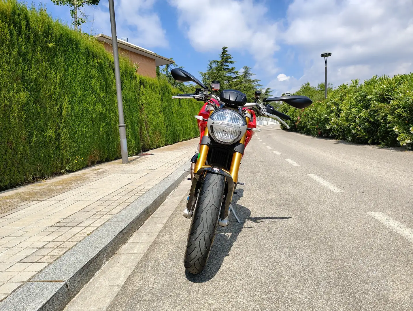 Ducati Monster 1100 S - 2
