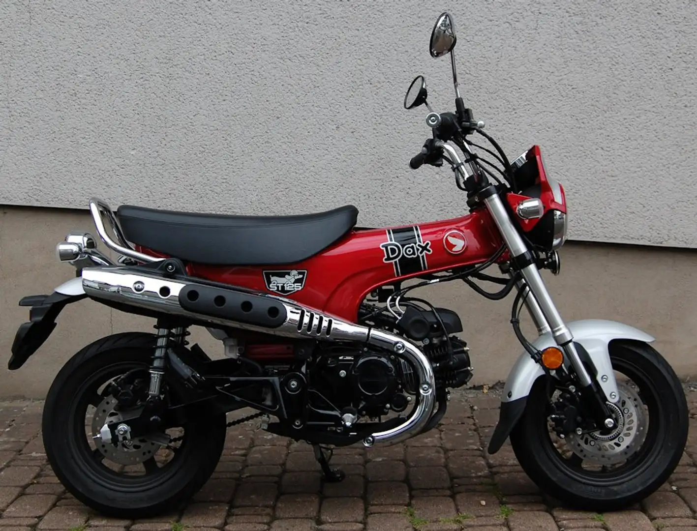 Honda DAX ST 125 Nur 6 Monate alt | Nur 1.200 km Rot - 1