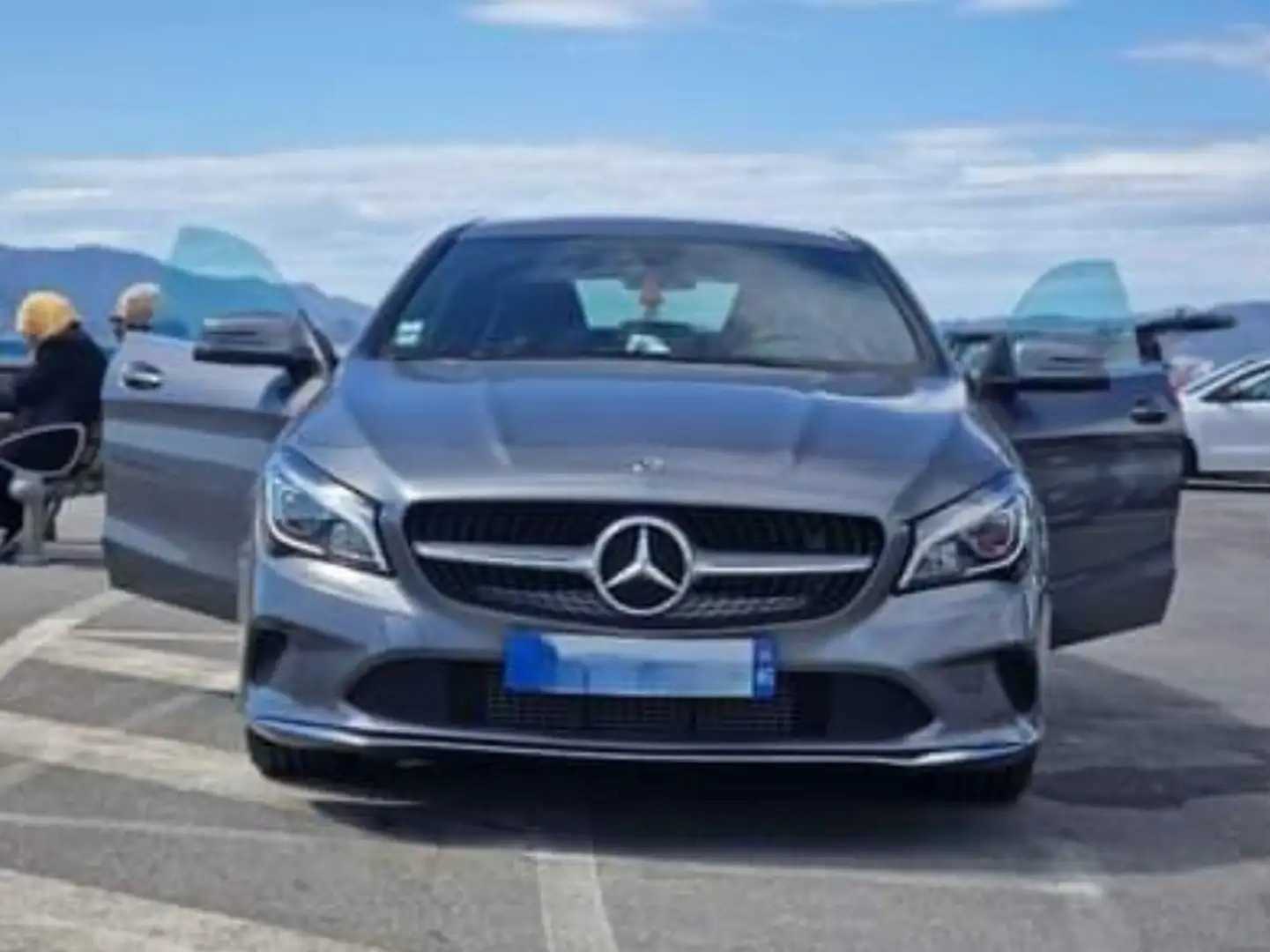 Mercedes-Benz CLA 220 Classe d 7-G DCT 4Matic Inspiration Gris - 1