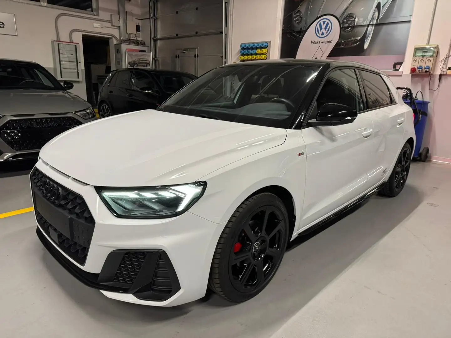 Audi A1 Sportback 30 1.0 tfsi S-Line 110cv s-tronic Weiß - 1