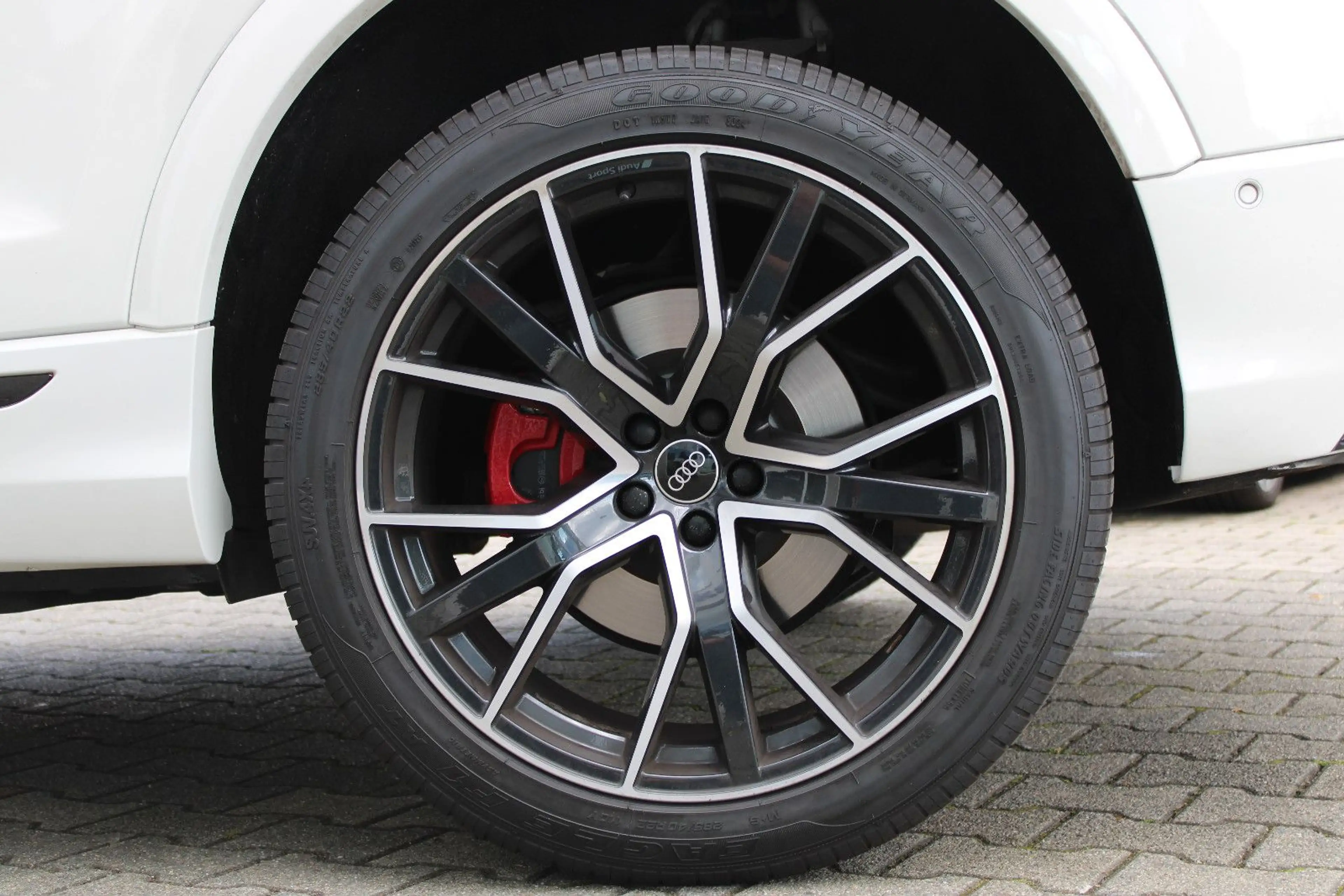 Audi Q8 60 TFSI e quattro/S-line+/Pano/ACC/B&O/360°K — photo 11