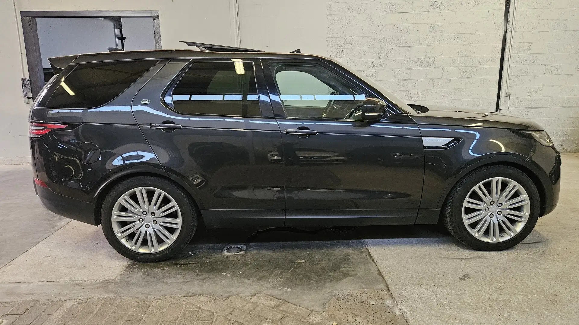Land Rover Discovery 3.0 TD6 HSE Luxury 7pl. TVA INCL BTW INCL Grijs - 2